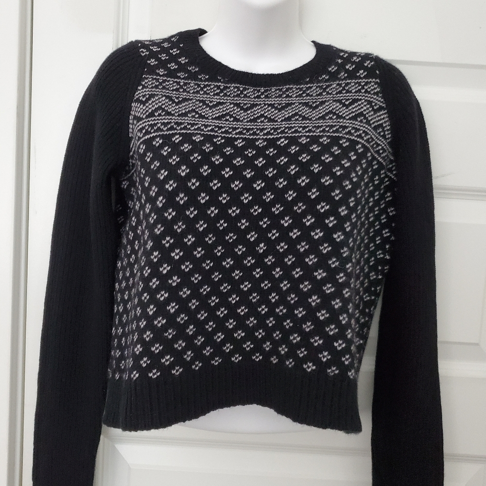 Theory Wool Crop Sweater size M.